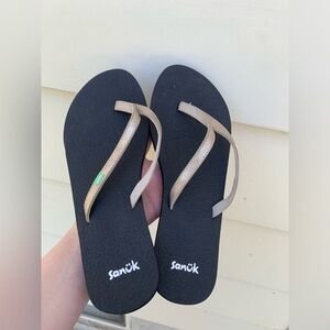 Sanuk Women's  Flip Flops
